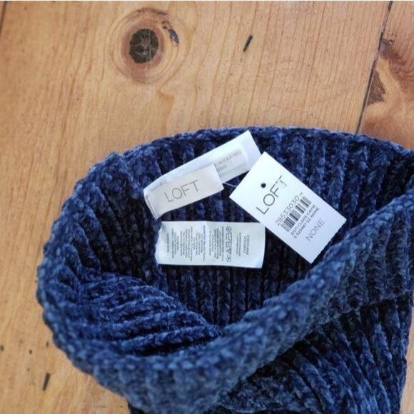 LOFT Chenille Ribbed Pom Pom Hat/Beanie Blue Soft Warm